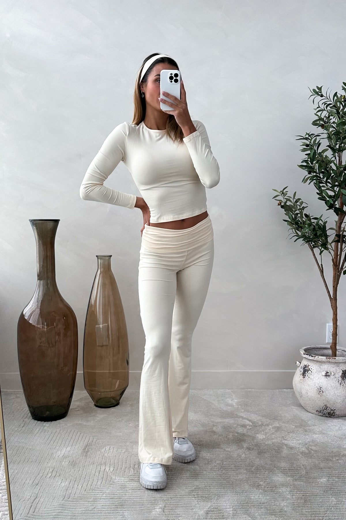 MELBIE - Beige wife Three-Piece Set