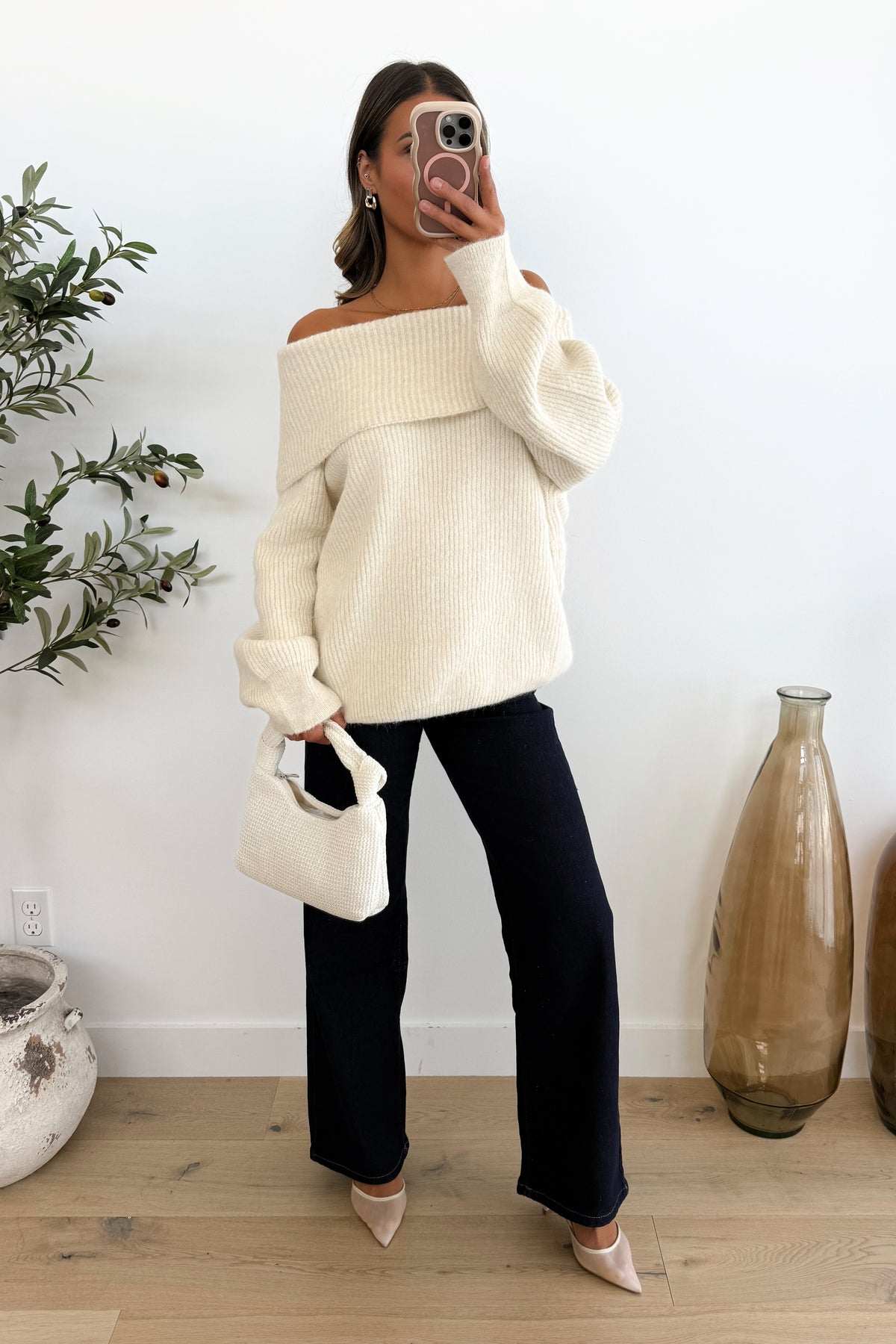 ROUMIE - Cream White Sweater
