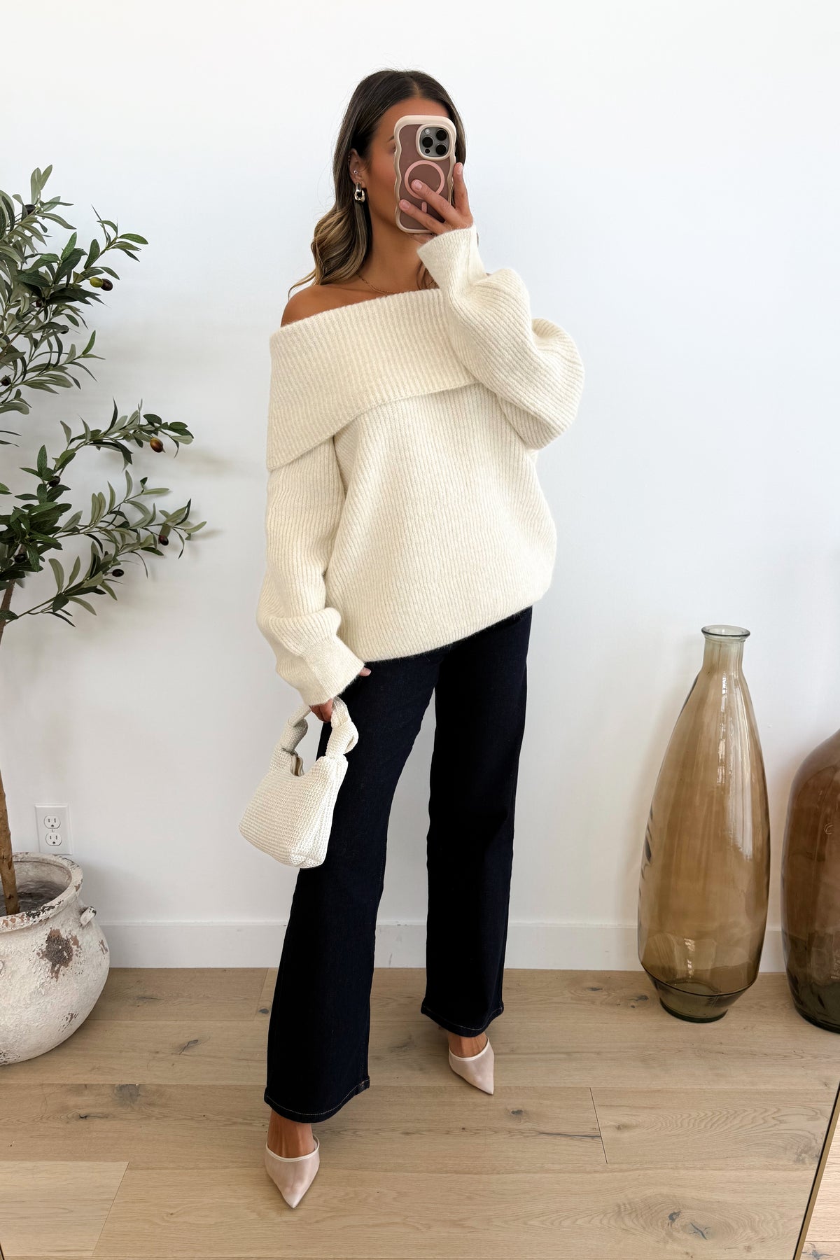 ROUMIE - Cream White Sweater