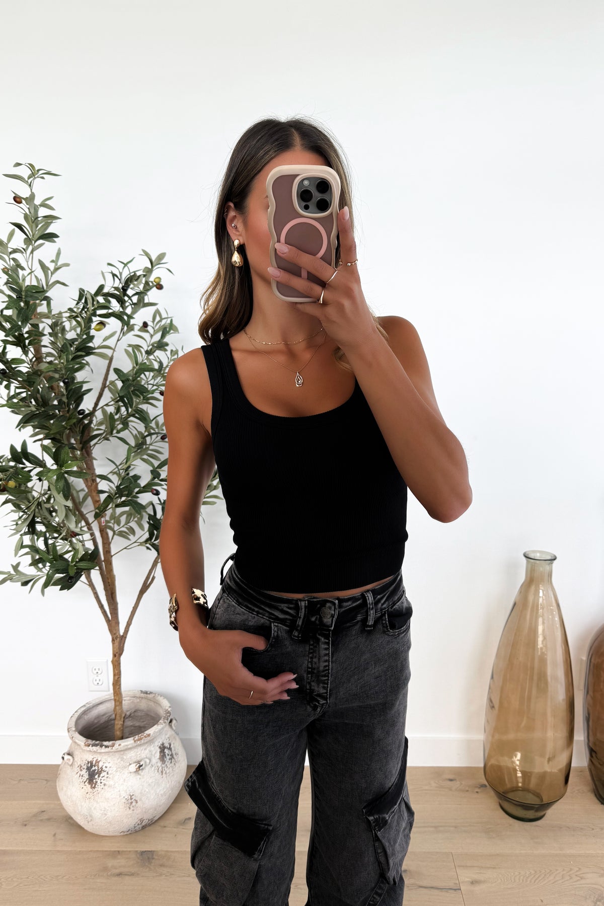 MIDDLE - Black Top