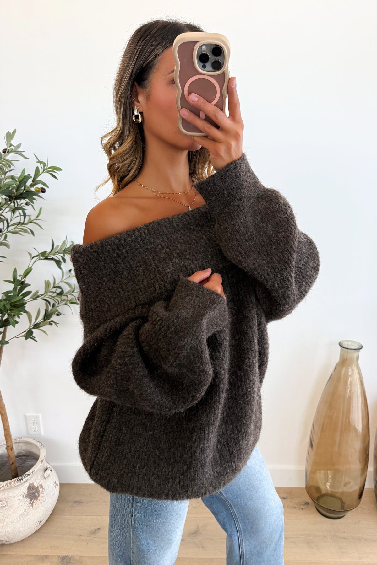 ROUMIE - Brown Sweater