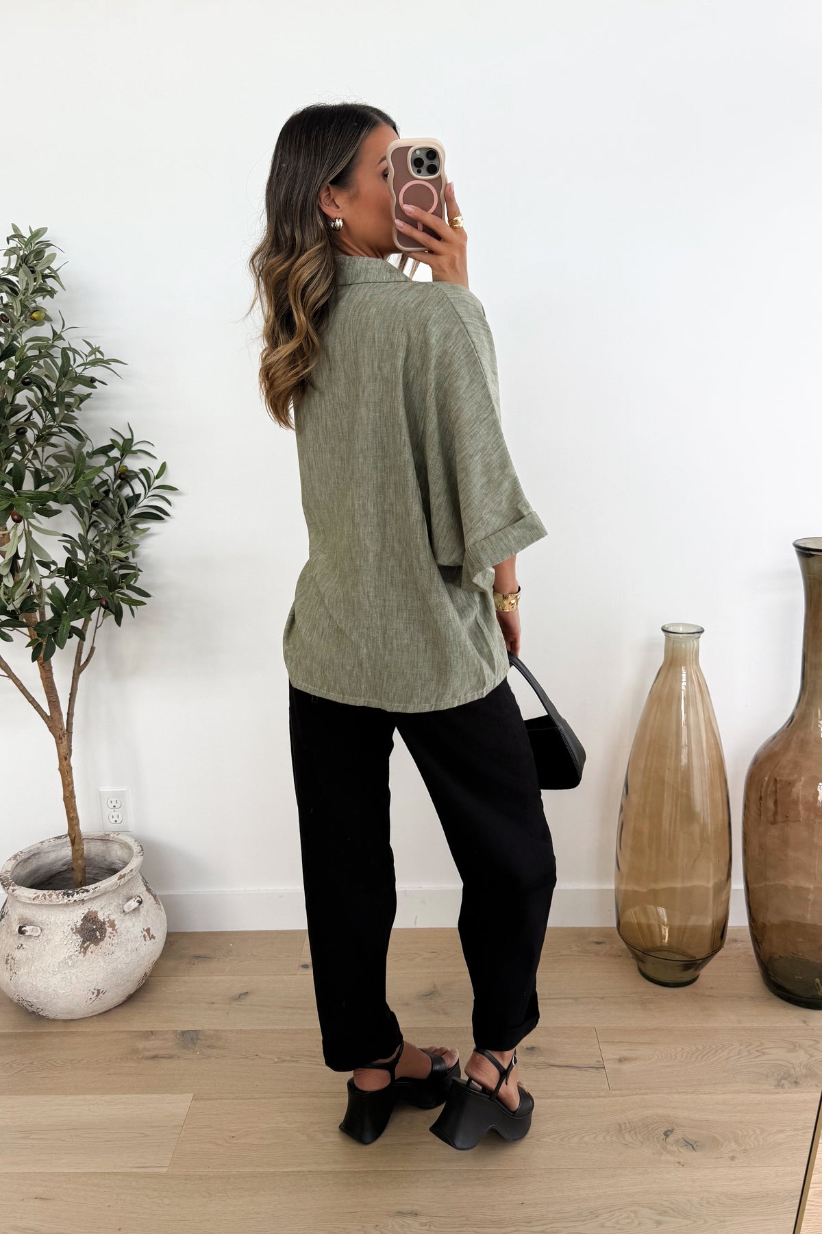 SANDY - Green Shirt