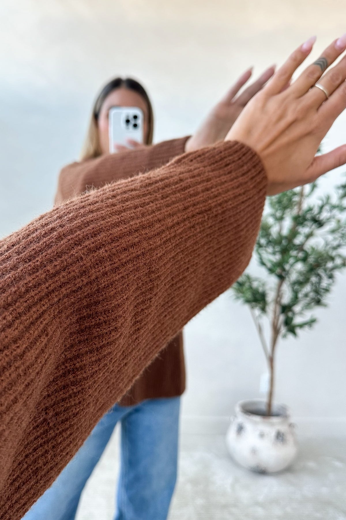 LOILA - Brown Sweater