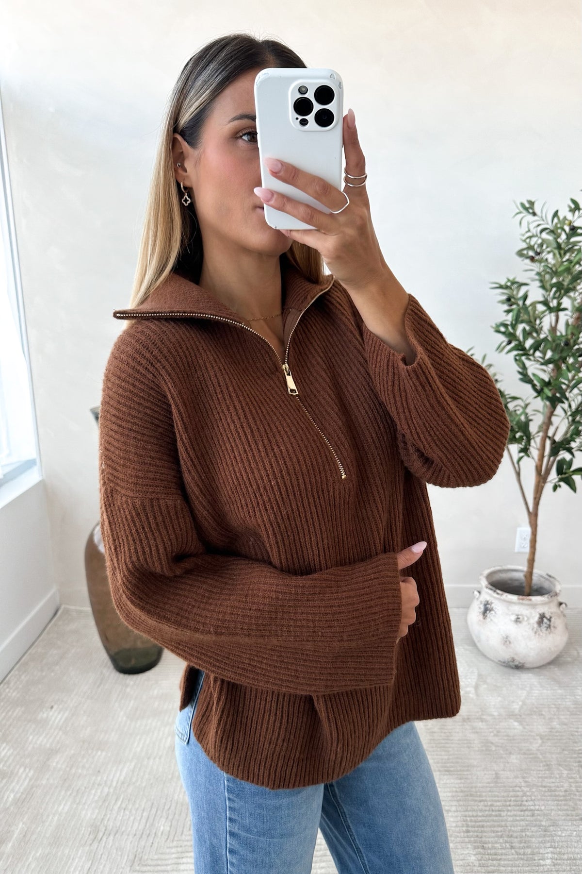 LOILA - Brown Sweater