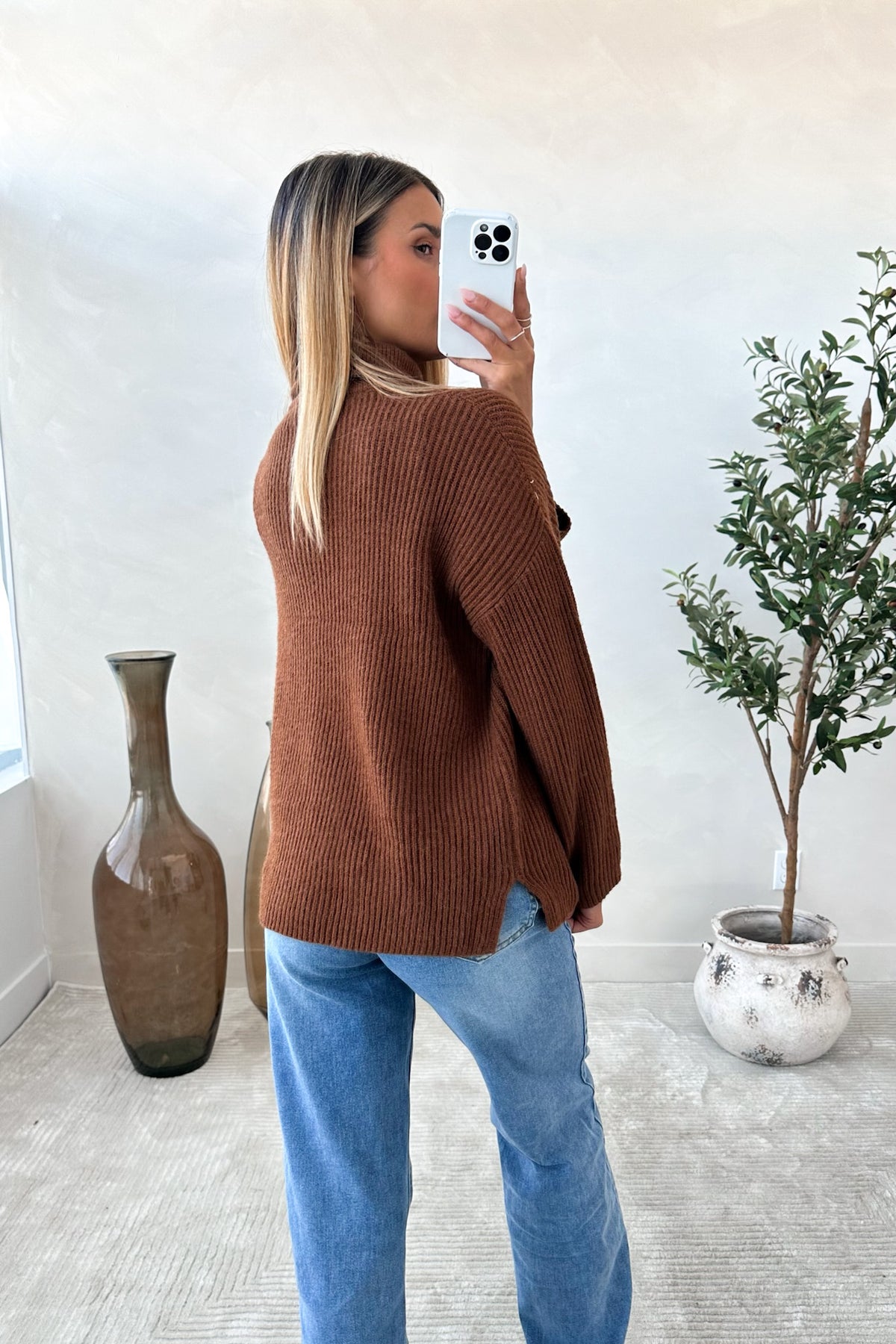 LOILA - Brown Sweater