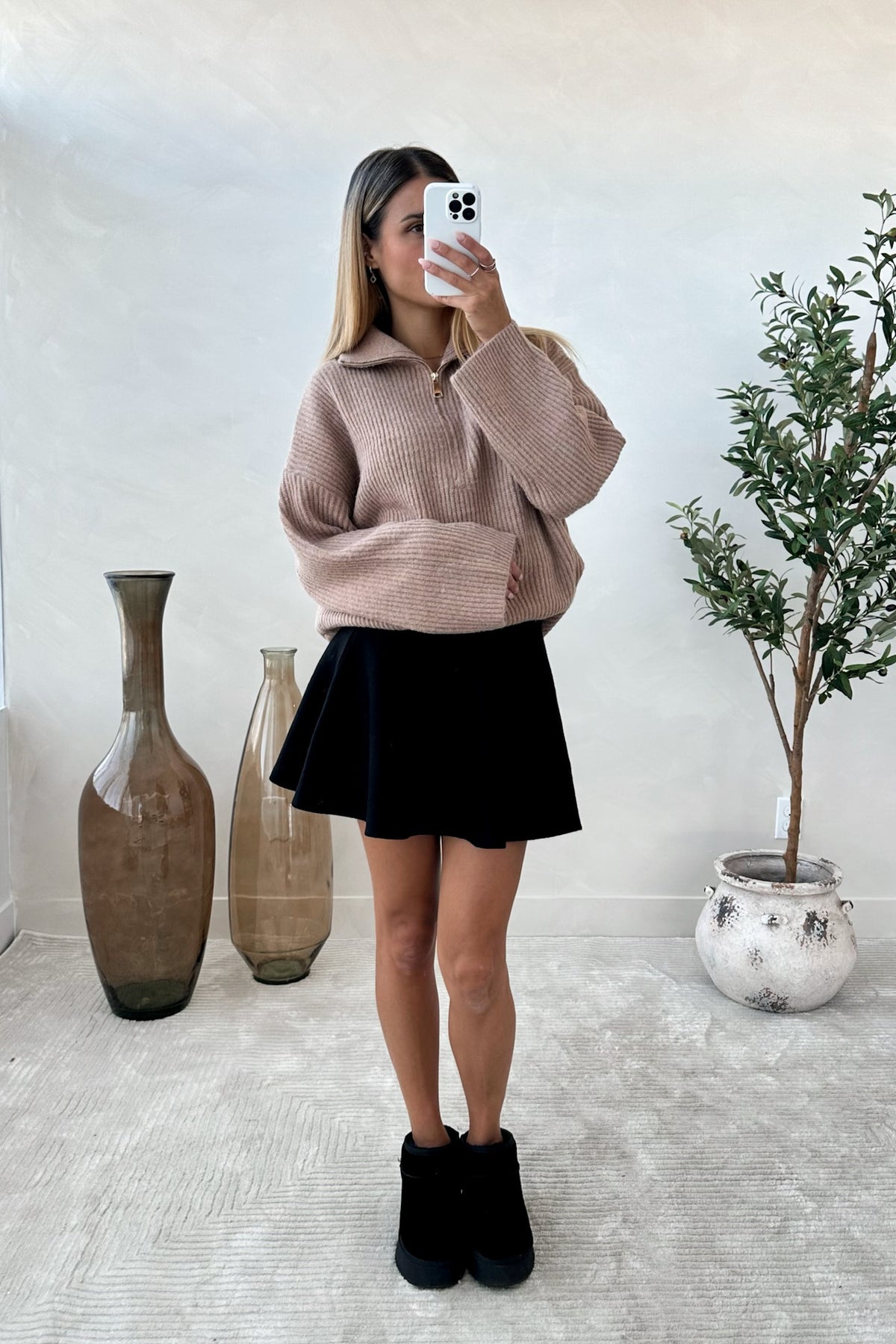 LOILA - Taupe Sweater