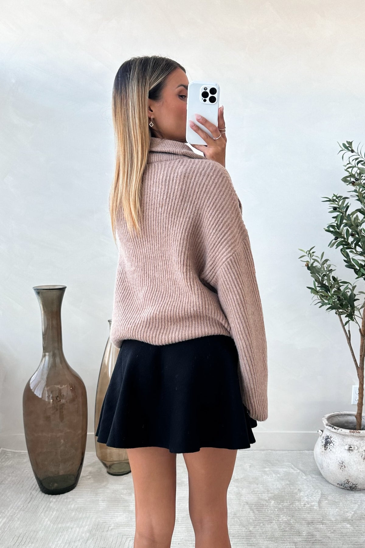 LOILA - Taupe Sweater