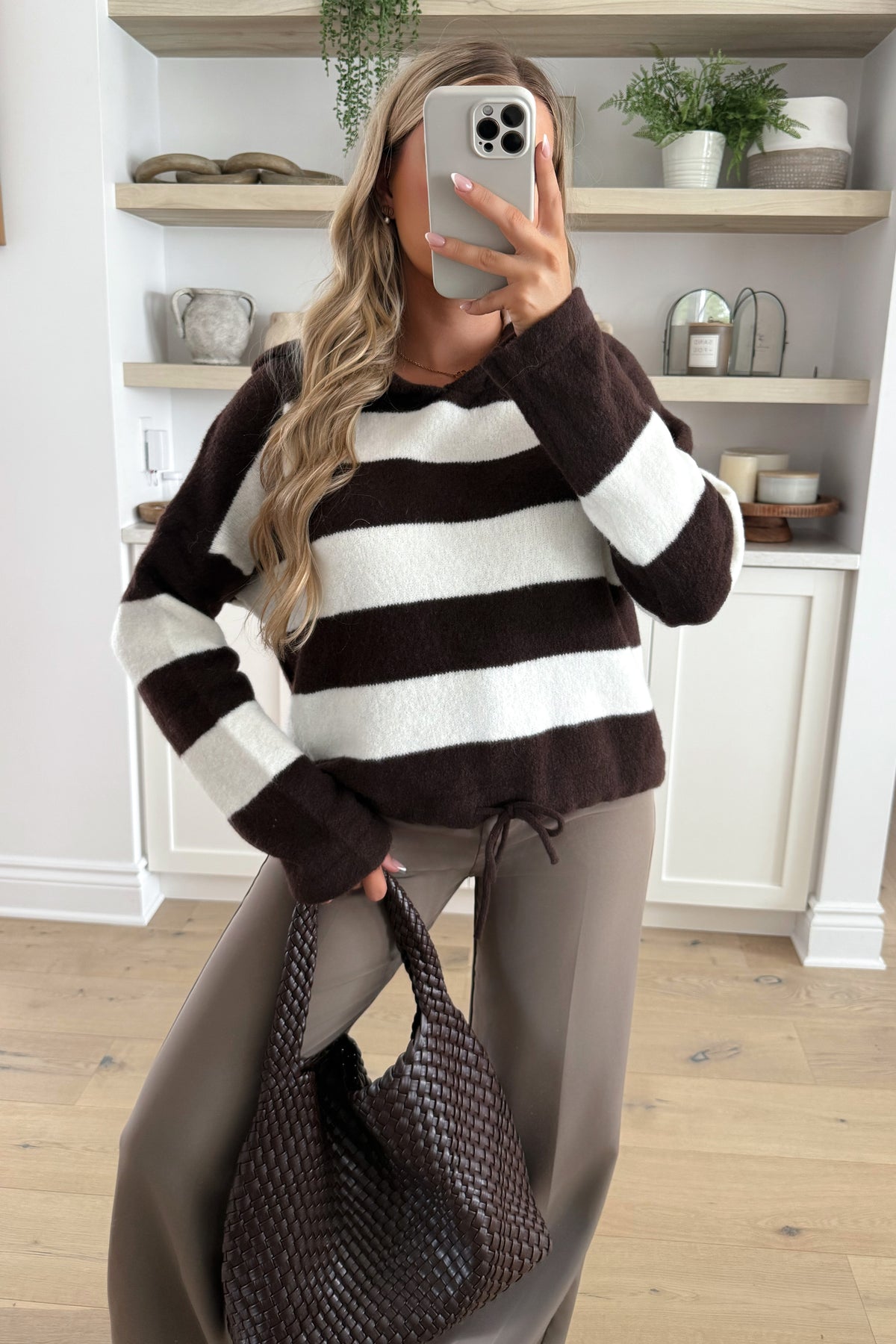 LEA - Brown Pull