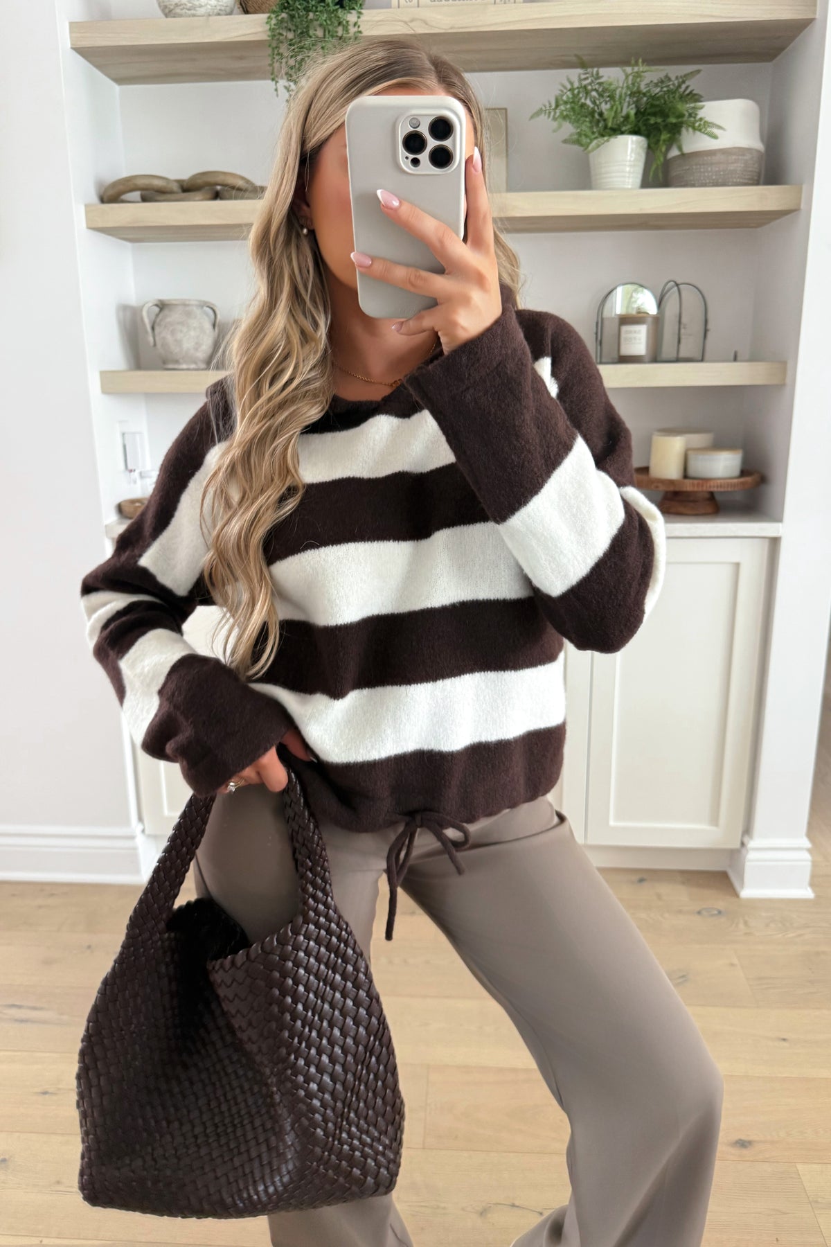 LEA - Brown Pull