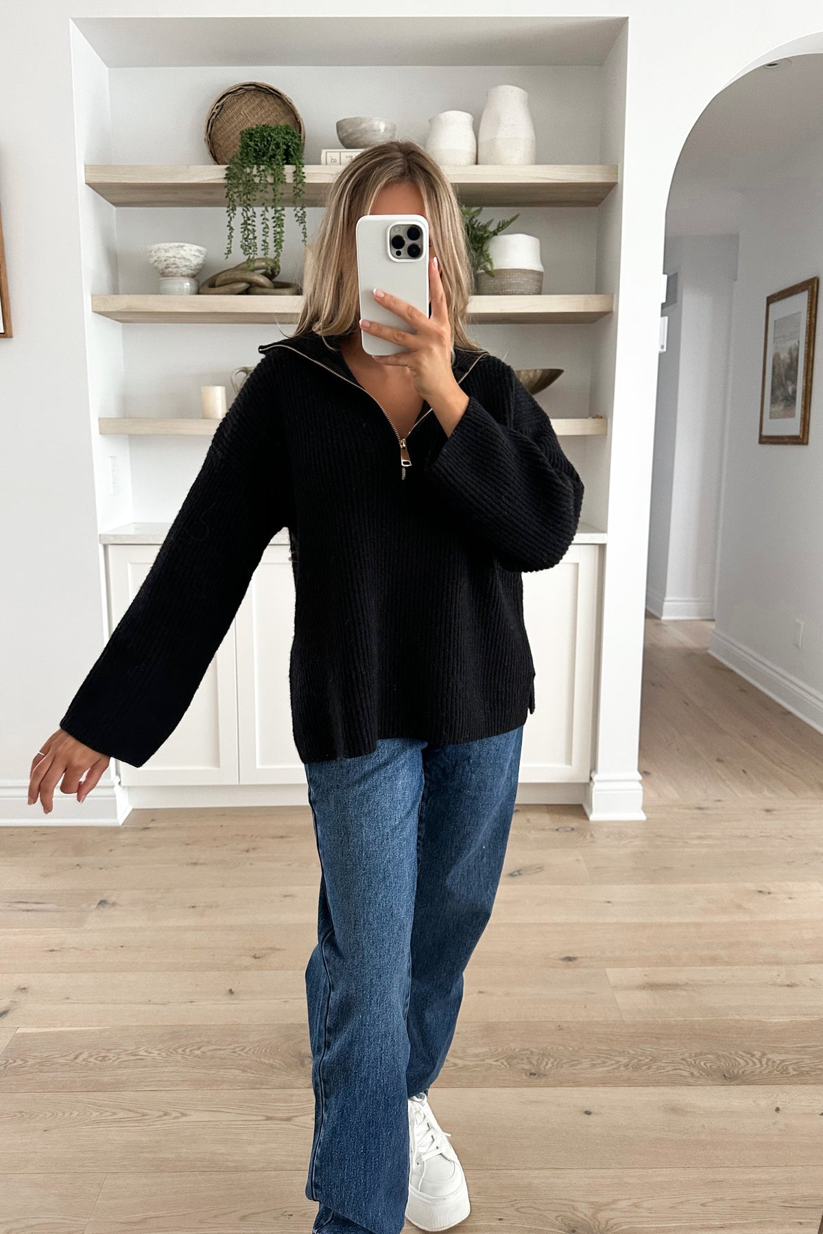 LOILA - Black Sweater