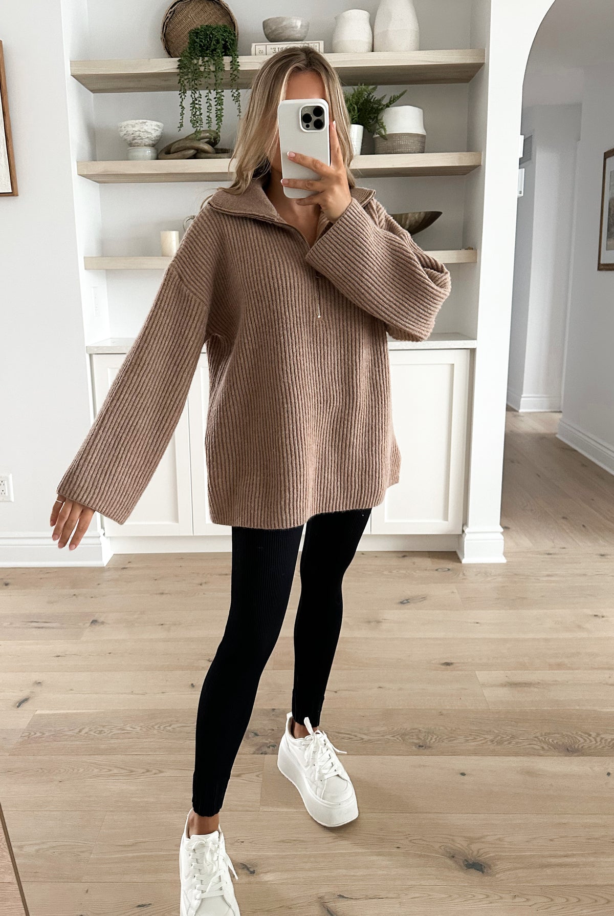 LOILA - Brown Sweater